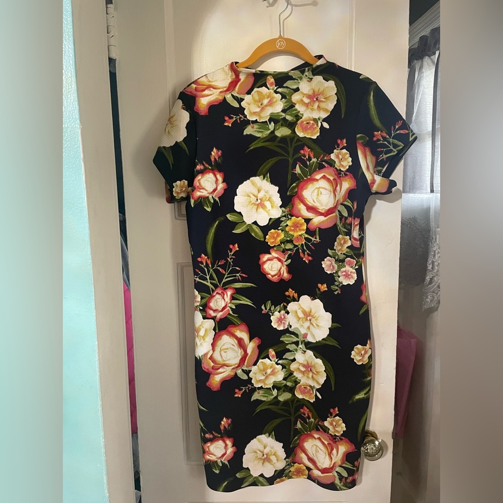 Floral print dress.